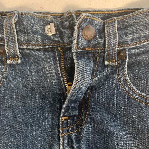 LEVI - Picture 3 of 4